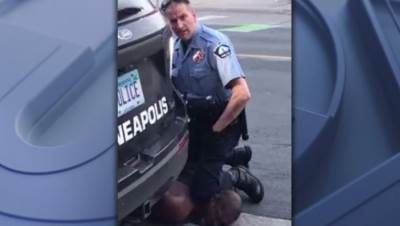  Brutalno ubistvo koje je podiglo SAD na noge: Uhapšen policajac sa snimka 