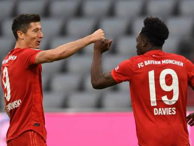  Bundesliga 29 kolo Bajern - Fortuna 5-0 