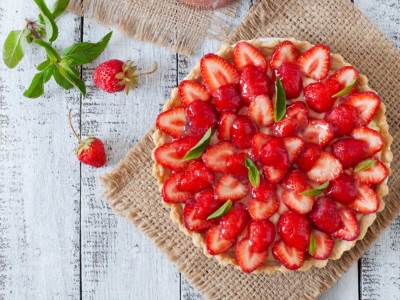  Savršen prolećni tart sa jagodama 