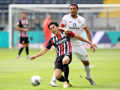  Ajntraht Makoto Hasebe rekord 