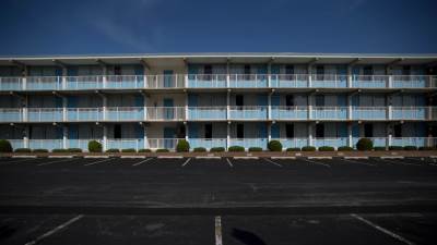  Zašto 13 (praznih) hotela odbija uplatu smeštaja za 200 (tamnoputih) ljudi? 