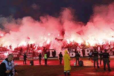  navijači na finalu kupa srbije između crvene zvezde i partizana 