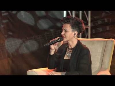  Hit dana: Amira Medunjanin - Od druga do druga 