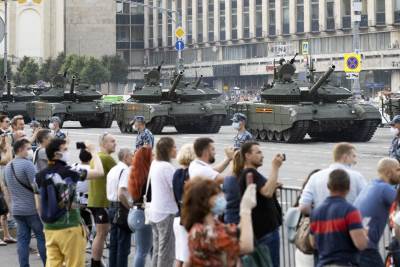  Iskrsao nepredviđeni problem: Milanović ipak ne ide na paradu u Moskvu 