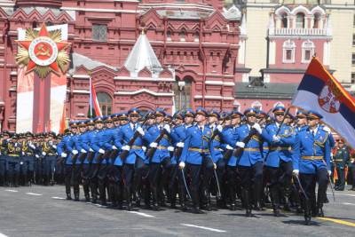  Spektakl u Moskvi: Srpska vojska ponosno koračala Crvenim trgom (VIDEO) 