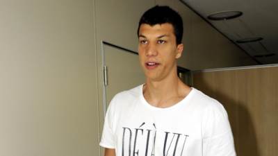  Hoće li Lučić moći u Španiju? 