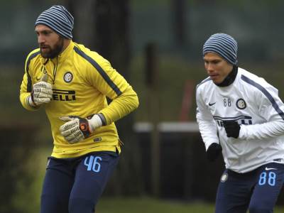  Tomaso Berni rezervni golman crveni kartoni 