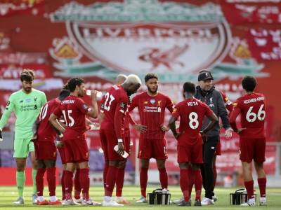  Liverpulovi napadači ofarbani slave titulu (FOTO) 