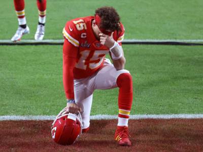  Patrik-Mahoms-najveci-ugovor-503-miliona-na-10-godina-najveci-ugovor-NFL-zvijezda-450-miliona 