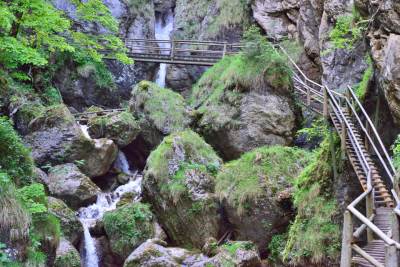  Poginule dvije osobe, sedmoro povrijeđeno u odronu! 