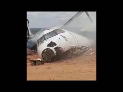  UN avion "posrnuo" na pisti i srušio se na "stomak" VIDEO 