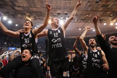  Novica-Velickovic-ostaje-u-KK-Partizan-spisak-brojeva-za-2020/21 