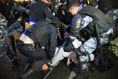  Demonstracije u Moskvi: Pobuna protiv Putina, masovno hapšenje (FOTO) 