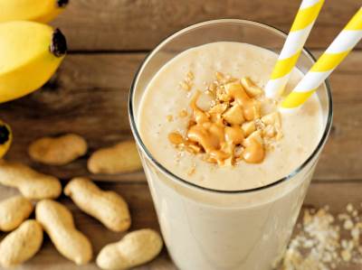  Za ukusan početak dana: Smuti od banane i putera od kikirikija 