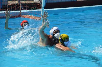  Vaterpolisti-Italija-zastitna-maska-u-bazenu-FOTO 
