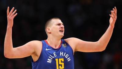  Nikola-Jokic-povreda-NBA-istegnuce-rucni-zglob-mozda-propusta-mec-Denver-Nagets-LA-Klipers-plej-of 