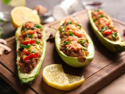  Obrok koji se pamti: Tikvice punjene mesom, povrćem i sirom 