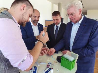  Brzi test za otkrivanje korone uskoro u Loparama 