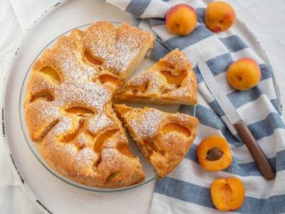  Ljetni klasik: "Žuti" kolač sa kajsijama koji miriše na djetinjstvo! 