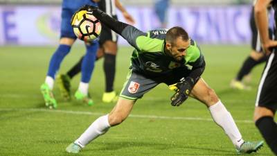  Golman Napretka slomio nogu na meču protiv Partizana 