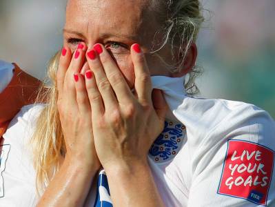  Istorijska promjena fudbal - Žene i muškarci igraju zajedno Holandija četvrta liga 