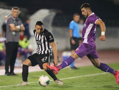  Aleksandar-Lutovac-FK-Partizan-desni-bek-poraz-novi-pazar-superliga-fudbal 