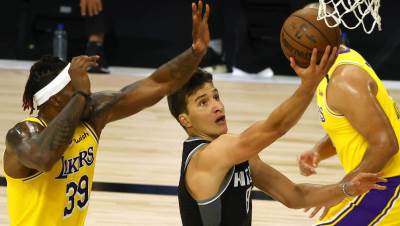  Sakramento-pobedio-Lejkerse-136-122 