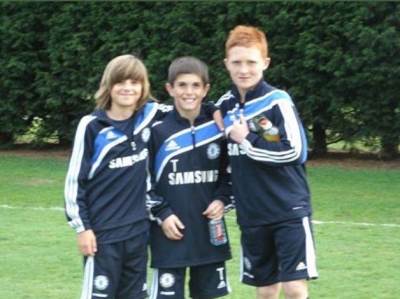  Mejson-Maunt-Kristijan-Pulisic-i-treci-djecak-koji-sada-montira-prozore-Celsi-FOTO 