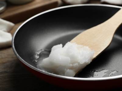  Prvo su nas upozoravali da mast nije zdrava, a sada... Nutricionista tvrdi da je zdravija od ulja! 