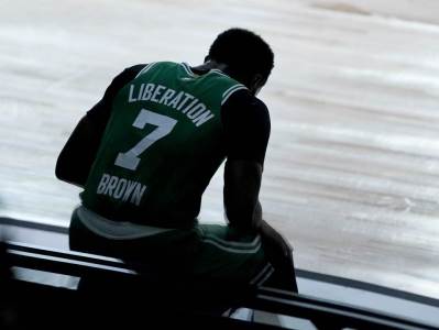 Bojkot-NBA-lige-Dzejlen-Braun-postavio-pitanje-igracima-u-balonu-zasto-hocete-da-idete-kucama 
