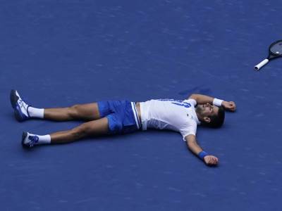  NEUNIŠTIVI NOVAK ĐOKOVIĆ: Tri sata mučenja i pobeda za finale! 