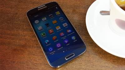 Kako ti misliš istopio se Galaxy S4?! 