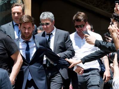  Lionel-Mesi-ostaje-u-Barseloni-rekao-njegov-otac-Horhe-Mesi-sastanak-sa-Barselonom. 