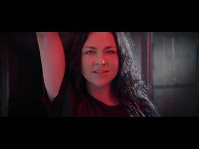  Hit dana: Evanescence - Use my voice 