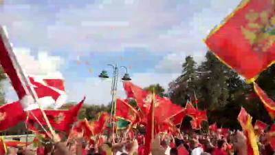  Strah pred proteste u Crnoj Gori: Spremaju se neredi, stižu navijači iz Hrvatske!? 