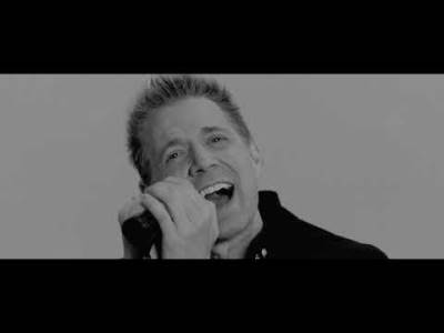  Hit dana: Sixx: A.M. - Maybe It's Time 