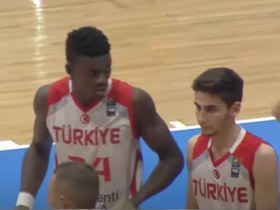  KK-Mega-Bemaks-pojacanje-Adem-Bona-Nigerijac-iz-Turske-Karsijaka-igrao-fudbal-zivotna-prica 