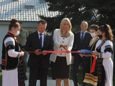  Cvijanovićeva i Lukač otvorili sportske terene u Zalužanima 