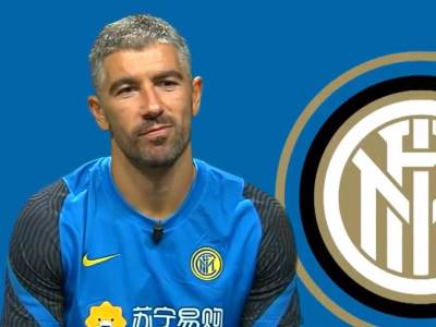  Aleksandar Kolarov kao Siniša Mihajlović - Roma, Lacio, Inter 