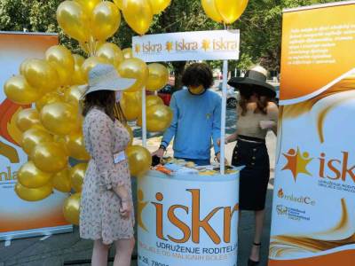  "Zlatni septembar" u Banjaluci: Volonteri dijele maske građanima 