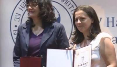  Milki Kolundžić uručena Čučkova nagrada za zbirku "Kamenite priče" 