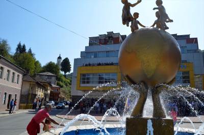  Bošnjački odbornici bojkotovali komemorativnu sjednicu u Srebrenici 