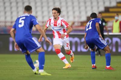  Strahinja-Erakovic-Crvena-zvezda-Vozdovac-6-0-mladi-defanzivac-zelim-punu-Marakanu 