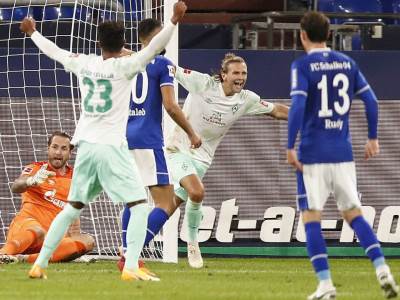  Bundesliga 2. kolo Šalke - Verder 1-3 het-trik Niklas Filkrug 