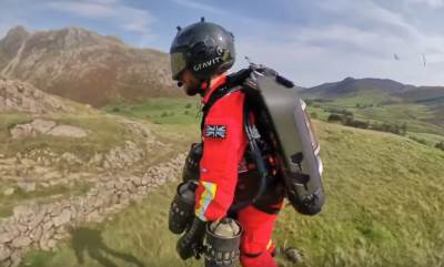  Doktor na mlazni pogon leti ka povređenima (VIDEO) 