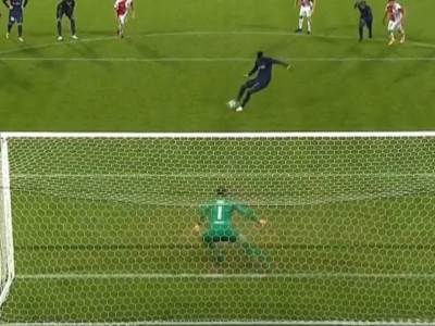  Fudbal-Liga-sampiona-Slavija-Prag-Ceska-Slovenija-svinjarija-evropski-parlament 