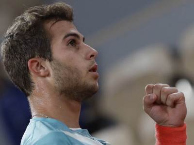  Nezaboravni spektakl u Parizu: 239. teniser sveta tri i po sata "cedio" velikog favorita Dominik Tim 