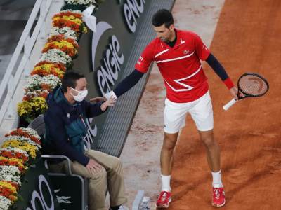  Novak Đoković pogodio linijskog sudiju Rolan Garos 
