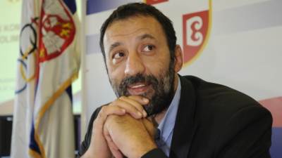  Divcu veliko poverenje  