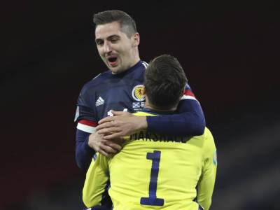  srbija-skotska-euro-2021-baraz-plejof-nejsmit-meklis-favoriti 